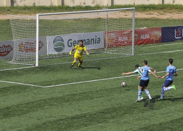 من مباراة الأنصار مع الساحل