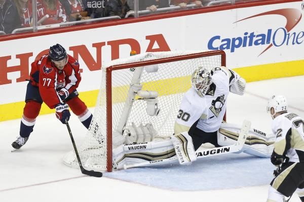 2016-04-29t034848z_399482974_nocid_rtrmadp_3_nhl-stanley-cup-playoffs-pittsburgh-penguins-at-washington-capitals_reuters