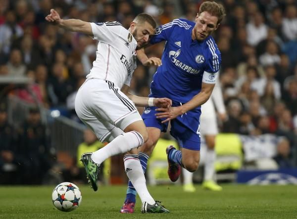  بيندكت هوفيديس في مباراة فريقه أمام ريال مدريد