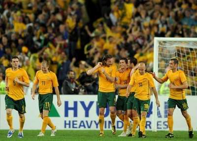 فرحه لاعبي المنتخب الأسترالي بالفوز على أوزبكستان