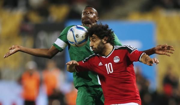 مصر عبرت نيجيريا واقتربت من التأهل