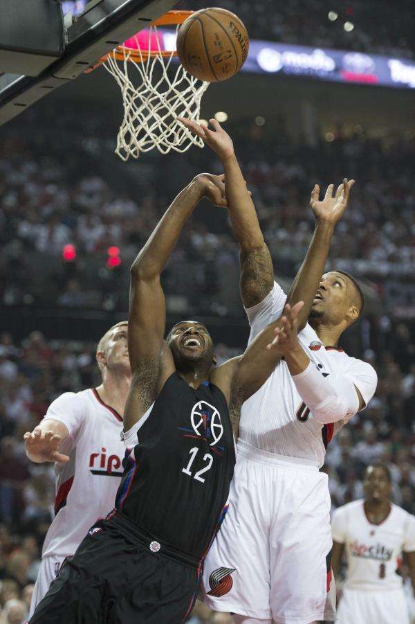 2016-04-30t041232z_2116120262_nocid_rtrmadp_3_nba-playoffs-los-angeles-clippers-at-portland-trail-blazers_reuters