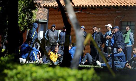 جانب من المعتقلين في الأحداث