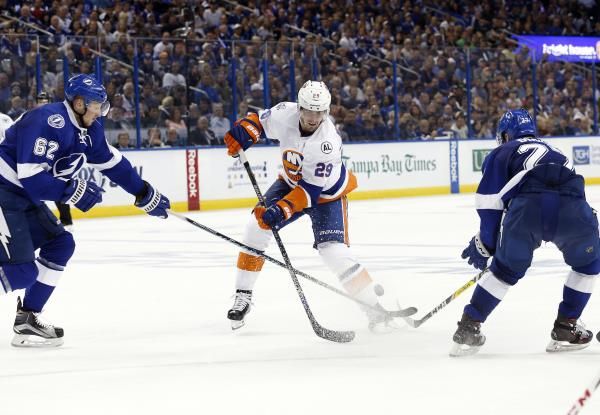 2016-04-30t212058z_212568366_nocid_rtrmadp_3_nhl-stanley-cup-playoffs-new-york-islanders-at-tampa-bay-lightning_reuters