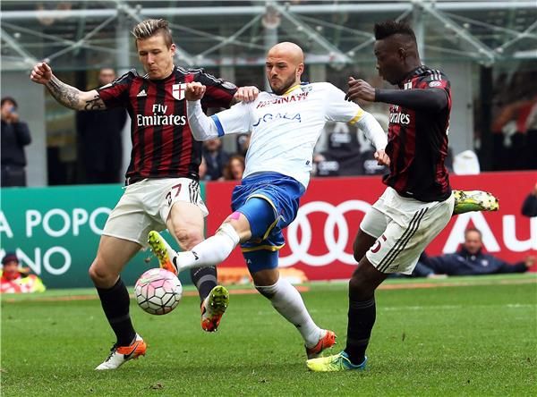 من لقاء ميلان و فروسينوني
