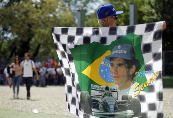 2014-05-01t154338z_1423918766_gm1ea511td901_rtrmadp_3_italy-senna_reuters