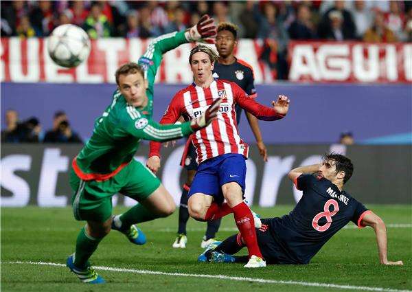 فرناندو توريس في مباراة الذهاب أمام البايرن