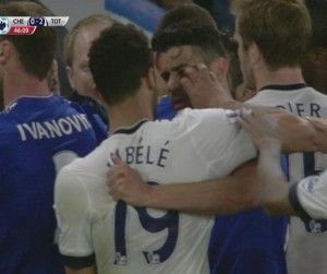  ديمبيلي يعتدي على كوستا