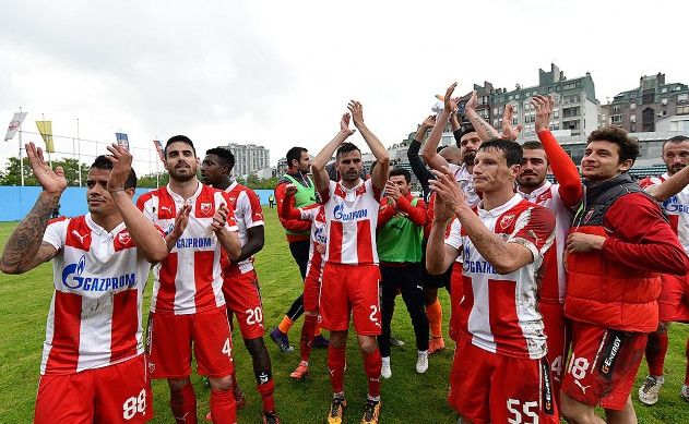 إحتفال لاعبو ريد ستار بالفوز باللقب