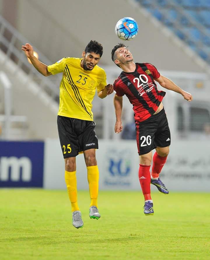 حميد اوصمان ( يمين )