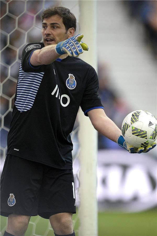  إيكر كاسياس