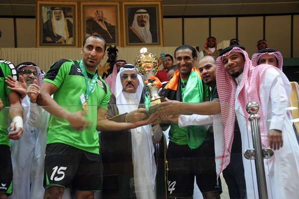 تتويج نادي النور للنسخة السابقة من كأس الأمير سلطان لكرة اليد