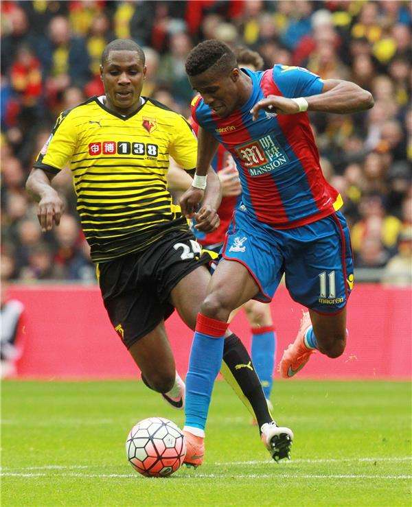 ويلفريد زاها في مباراة فريقه أمام واتفورد