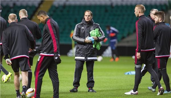 فرانك دي بور في تدريبات أياكس