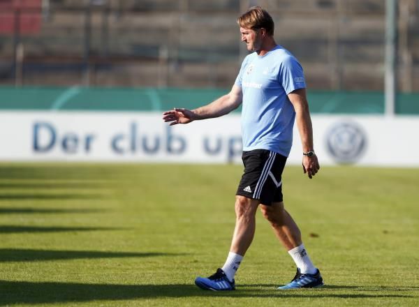 رالف هازنهاتل