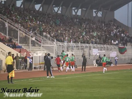 فرحة اللاعبين بالهدف الأول