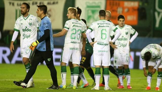 لاعبو سارمينتو خلال المباراة