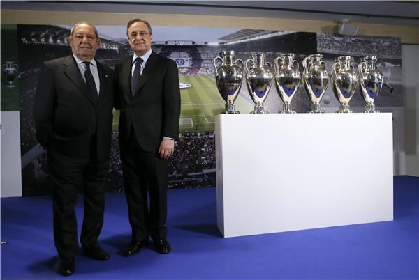 خينتو مع فلورنتينو بيريز