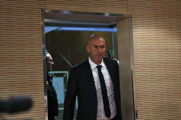 2016-01-05t140350z_846222140_d1besfkuxaaa_rtrmadp_3_soccer-spain-real-zidane_reuters