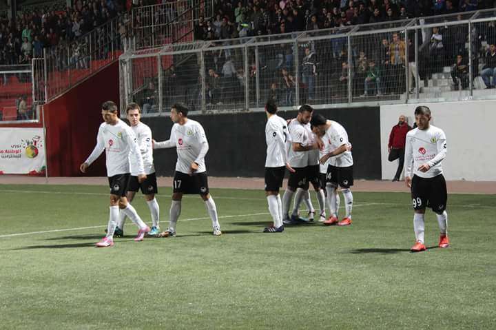 فرحة لاعبي شباب الخليل