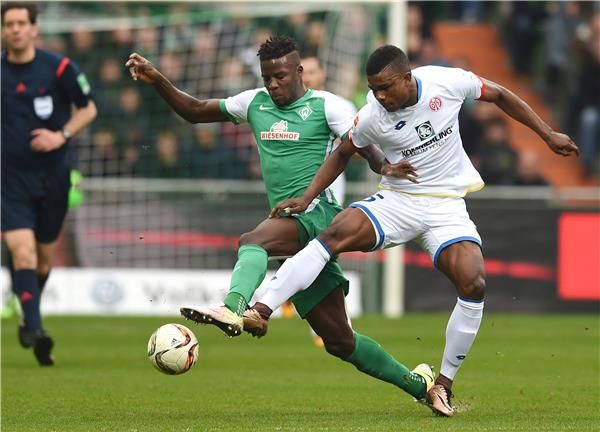 بابي دجيلوبودجي في مباراة فريقه أمام ماينز