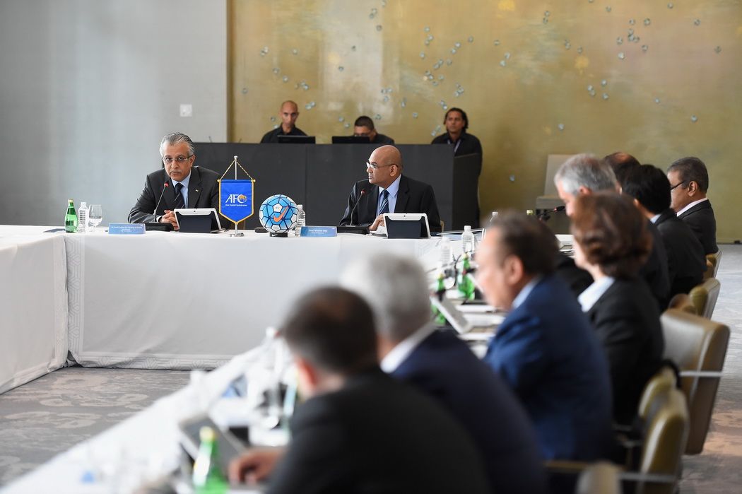 الشيخ سلمان بن ابراهيم خلال إجتماع المكتب التنفيذي