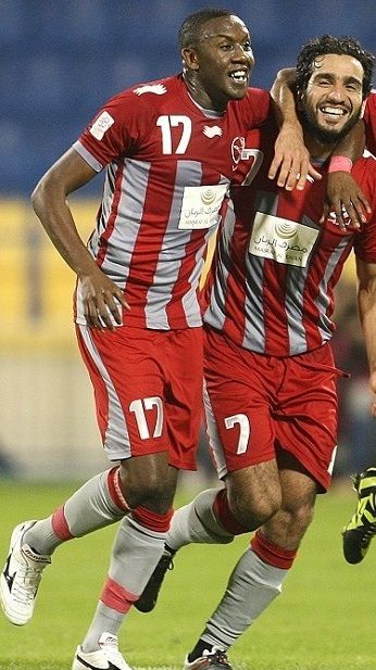 محمد موسي على اليسار 