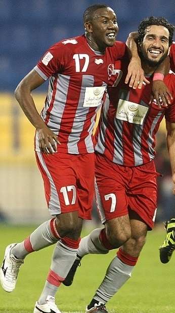 محمد موسي على اليسار 