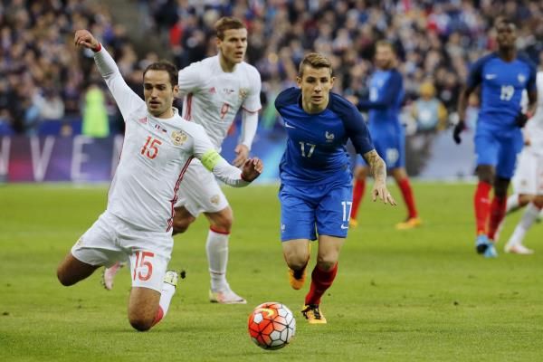 ديني بزي المنتخب الفرنسي