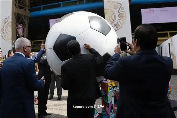 ?i=epa%2fsoccer%2f2016-05%2f2016-05-12%2f2016-05-12-05302802_epa
