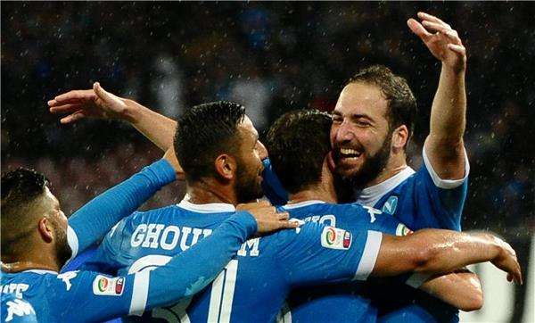 فرحة لاعبي نابولي