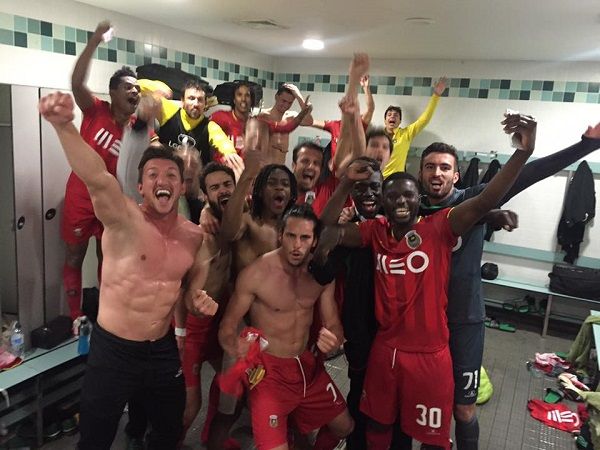 فرحة لاعبي ريو آفي بالتأهل للدوري الآوروبي 