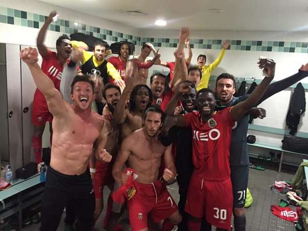 فرحة لاعبي ريو آفي بالتأهل للدوري الآوروبي 