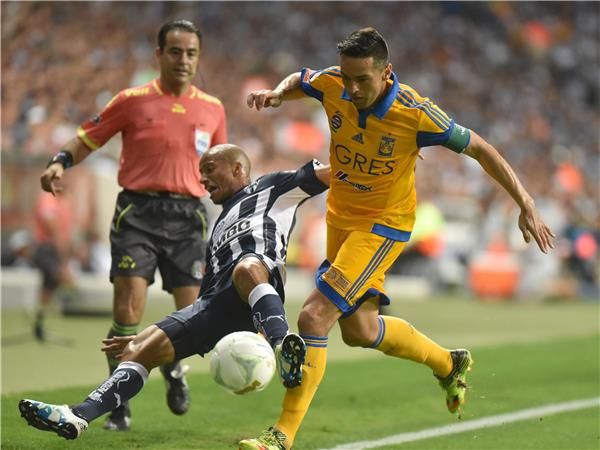 لقطة من مباراة مونتيري وتيغريز