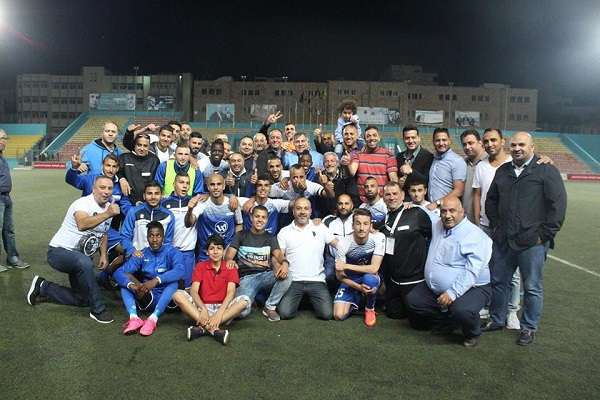 فرحة الهلال بالبقاء