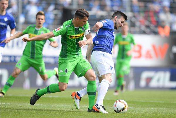  جرانيت تشاكا على اليسار 