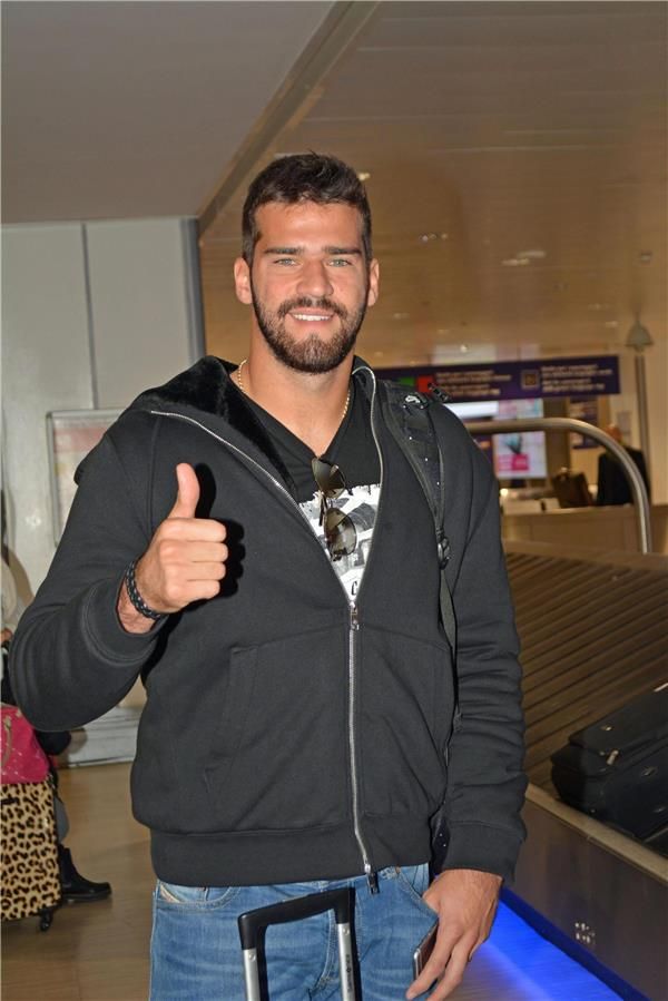  أليسون بيكر يصل لروما