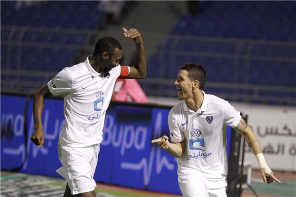 سعود كريري على اليسار 