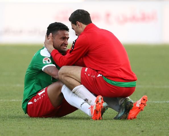 توريس على اليسار