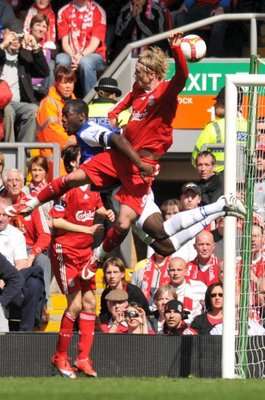 فيرناندو توريس لاعب نادي ليفربول