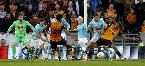 2016-05-17t193314z_106515194_mt1aci14387198_rtrmadp_3_soccer-england-hll-drbplay-off_reuters
