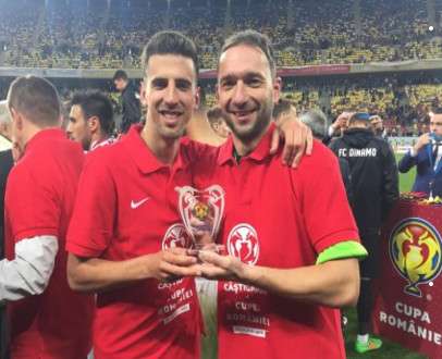 لاعبو كلوج بعد الفوز بالكأس