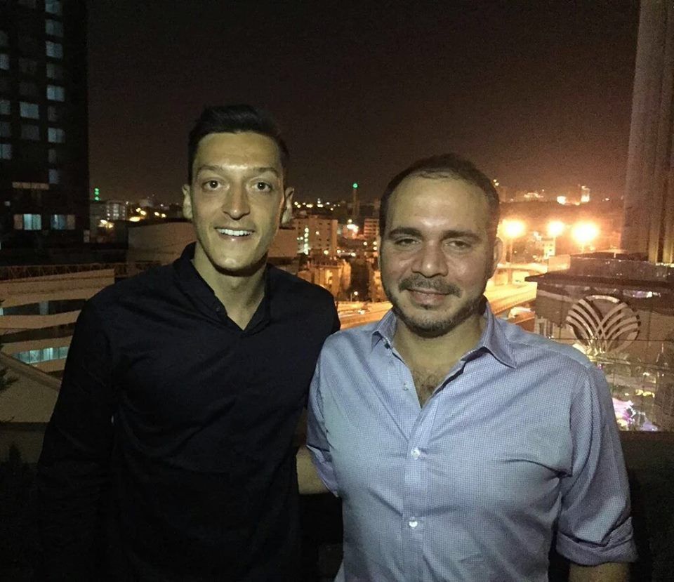 الأمير علي خلال اللقاء