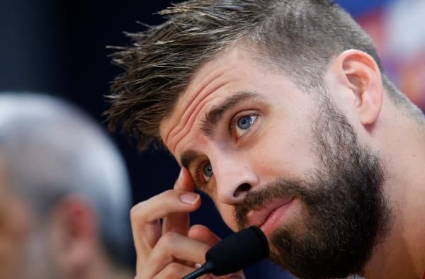 بيكيه خلال الندوة الصحفية