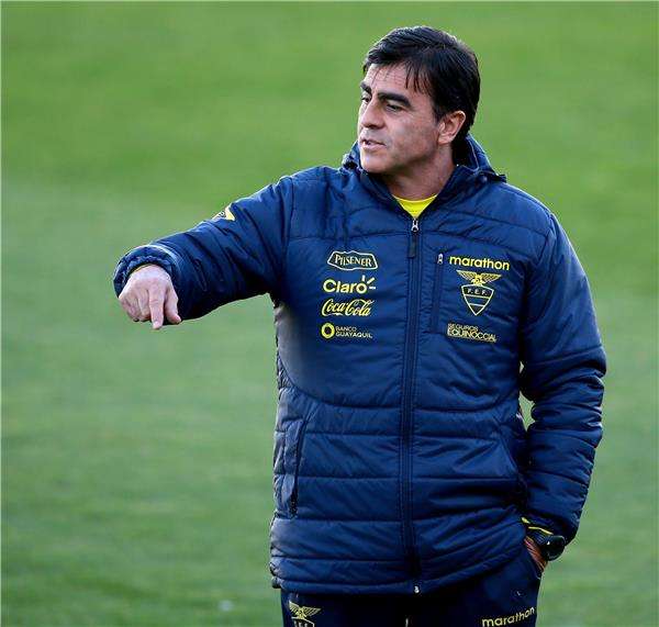 جوستافو كينتيروس