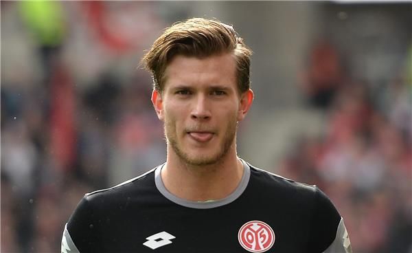 لوريس كاريوس