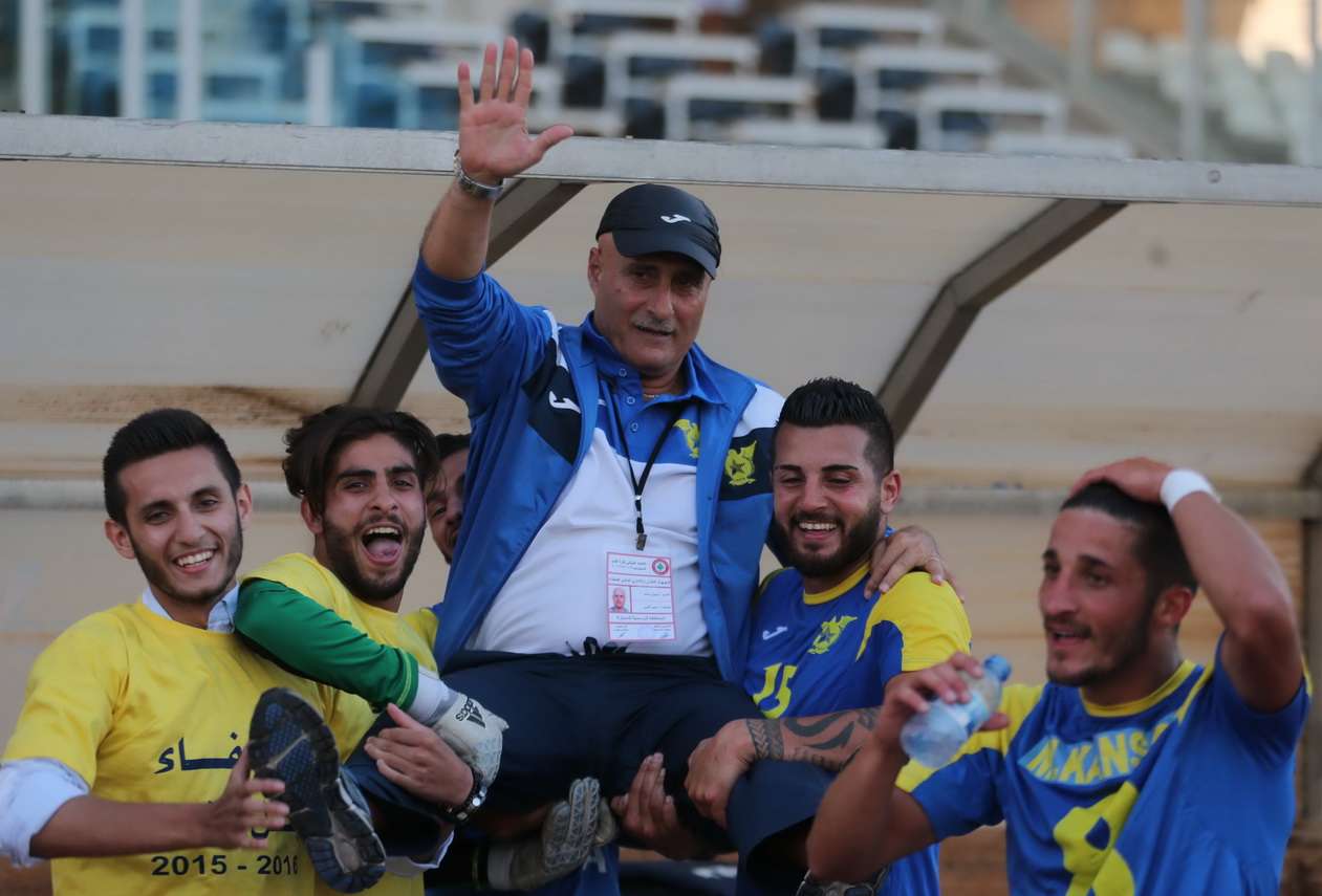 رستم على الأكتاف بعد المباراة مع العهد اليوم الخميس