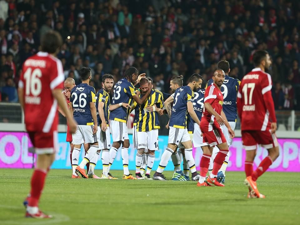 من مباراة سيفاس سبور وفناربخشه