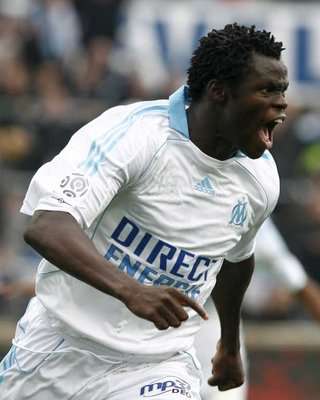 تايي تايوو يحتفل بعد تسجيلة هدف الفوز