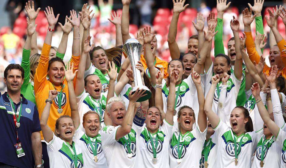 فرحة الفريق باللقب